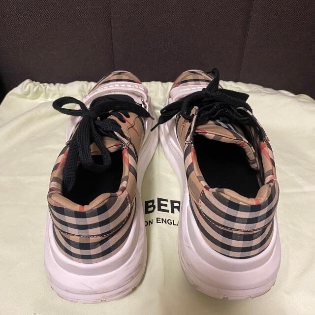 BURBERRY - BURBERRY チェック柄 スニーカー 付属品完備の通販 by
