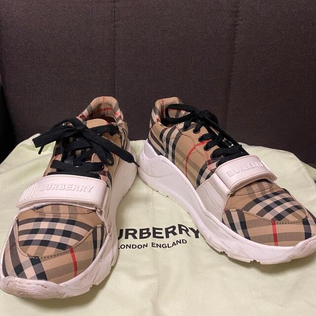 BURBERRY - BURBERRY チェック柄 スニーカー 付属品完備の通販 by