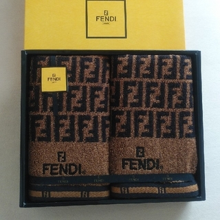 フェンディ(FENDI)の新品未使用　FENDIフェイスタオル(タオル/バス用品)