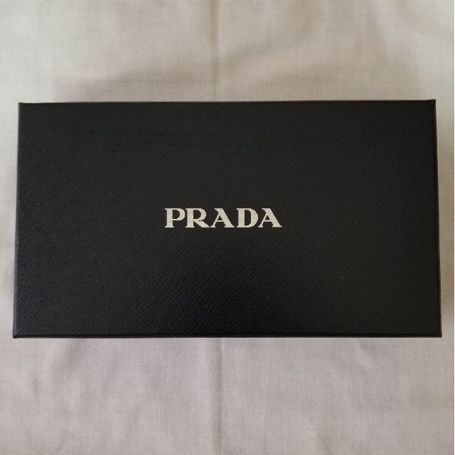 PRADA(プラダ)のPRADA　空き箱　プラダ レディースのバッグ(ショップ袋)の商品写真