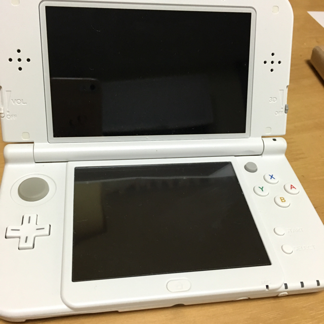 になります 任天堂 - 3DS LL 中古 ドラゴンクエスト8付の通販 by ...