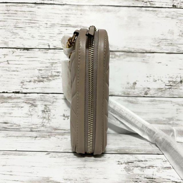 Tory Burch(トリーバーチ)の【新品】TORYBURCH KIRA CHEVRON GRAY HERON レディースのバッグ(ショルダーバッグ)の商品写真