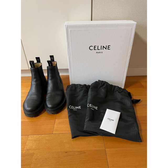 大切な人へのギフト探し CELINE セリーヌ マーガレットチェルシー