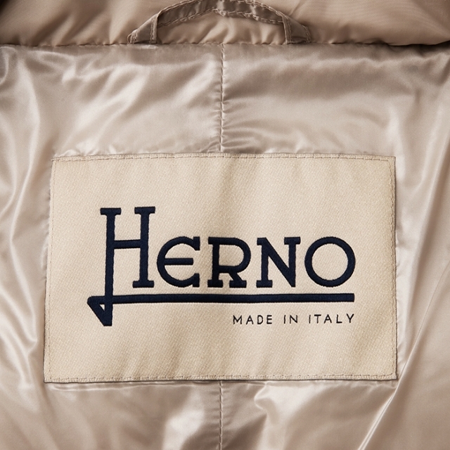 HERNO(ヘルノ)のHERNO ダウンコート レディース ウール切替 アウター レディースのジャケット/アウター(ダウンコート)の商品写真