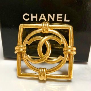 シャネル 金 ブローチ/コサージュの通販 56点 | CHANELのレディースを