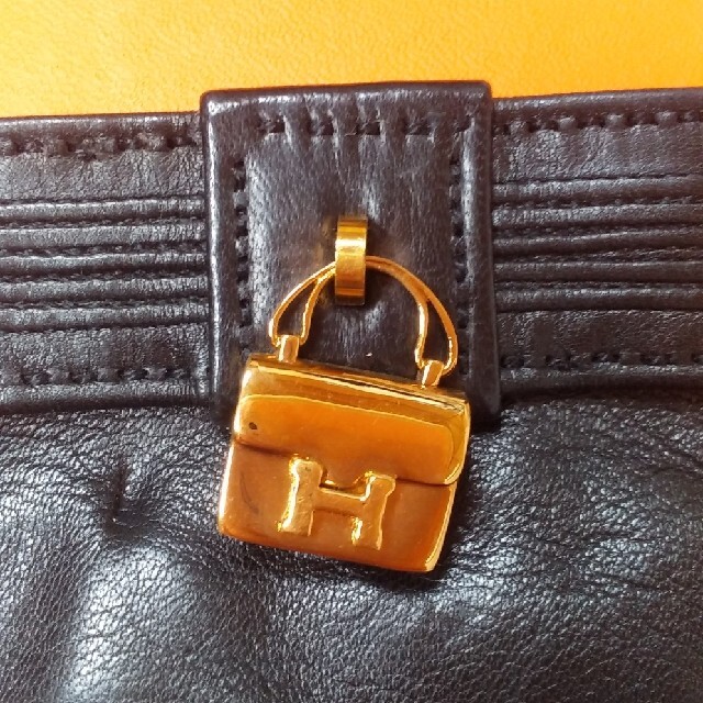 Hermes(エルメス)の美品　HERMES　グローブ　手袋　ブラック　ケリーバッグとコンスタンスチャーム レディースのファッション小物(手袋)の商品写真