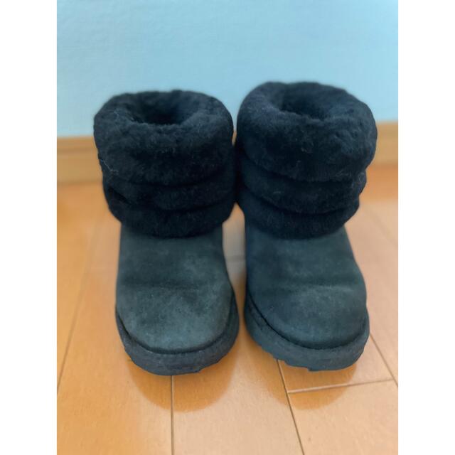 UGG(アグ)のUGG ムートンブーツ　ガール　ブラック キッズ/ベビー/マタニティのキッズ靴/シューズ(15cm~)(ブーツ)の商品写真