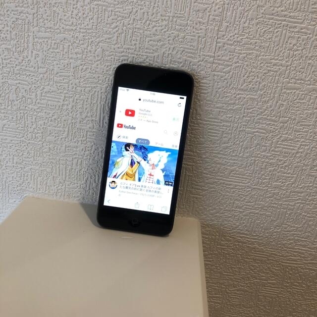 送料無料！　6世代　iPod touch 32GB MKJ02J/A