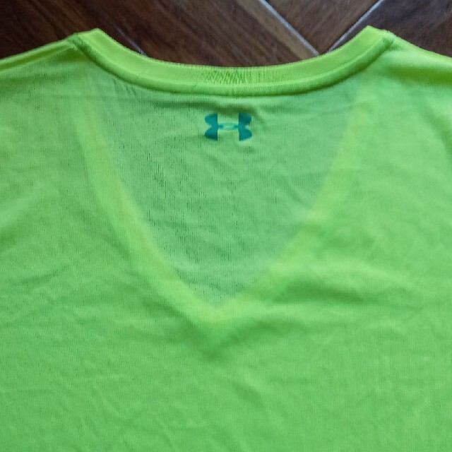 UNDER ARMOUR(アンダーアーマー)のアンダーアーマー heatgear  VネックTシャツ メンズのトップス(Tシャツ/カットソー(半袖/袖なし))の商品写真