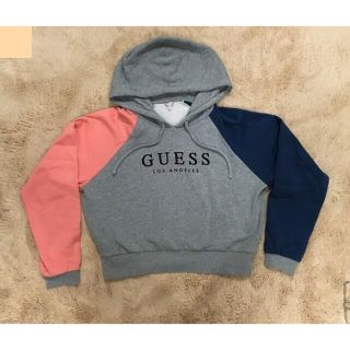 ゲス(GUESS)の【美品】レディース　GUESS パーカー　(パーカー)