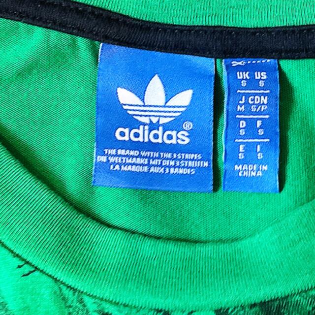 adidas(アディダス)のアディダス グリーン 爬虫類 鳥 カメレオン Tシャツ ジャージ パーカー メンズのトップス(Tシャツ/カットソー(半袖/袖なし))の商品写真