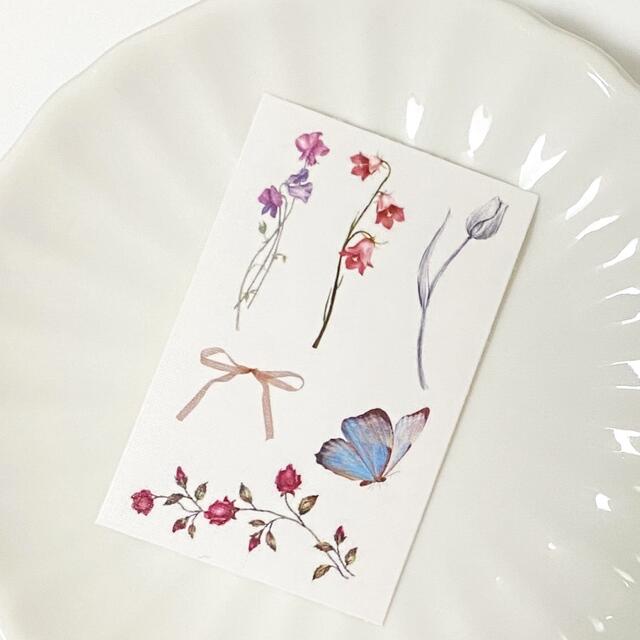 【I】タトゥーシール　韓国　花　蝶　リボン　消えるタトゥー レディースのアクセサリー(その他)の商品写真