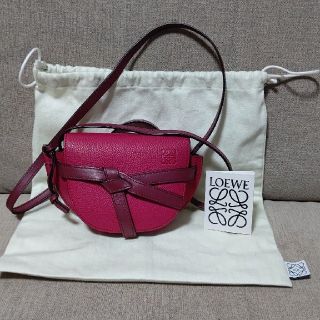 ロエベ(LOEWE)の【美品】ロエベ LOEWE ゲートバッグ ミニ ラズベリー(ショルダーバッグ)