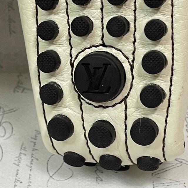 グシューズ LOUIS ドライビングシューズ ホワイト フラワーチャームの グシューズ LOUIS ドライビングシューズ ホワイト フラワーチャームの