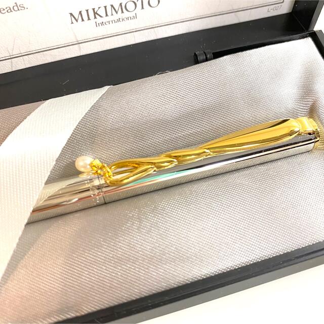 MIKIMOTO(ミキモト)のミキモト 真珠付き ボールペン 新品未使用 シルバー ゴールド インテリア/住まい/日用品の文房具(ペン/マーカー)の商品写真