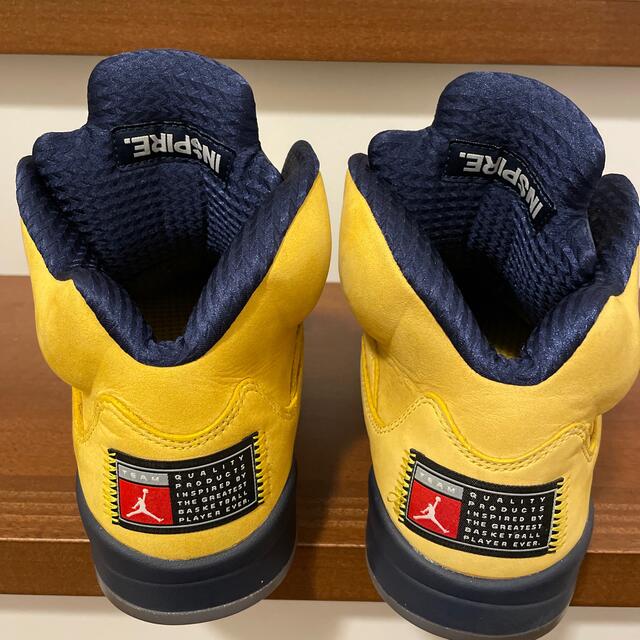 NIKE(ナイキ)のNIKE AIR JORDAN 5 MICHIGAN 26.5センチ メンズの靴/シューズ(スニーカー)の商品写真