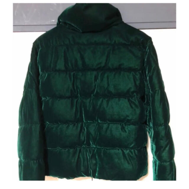 ZARA(ザラ)の冬物 SALEお値下げ！ZARAベロア調　深緑　中綿ジャケット レディースのジャケット/アウター(ダウンジャケット)の商品写真
