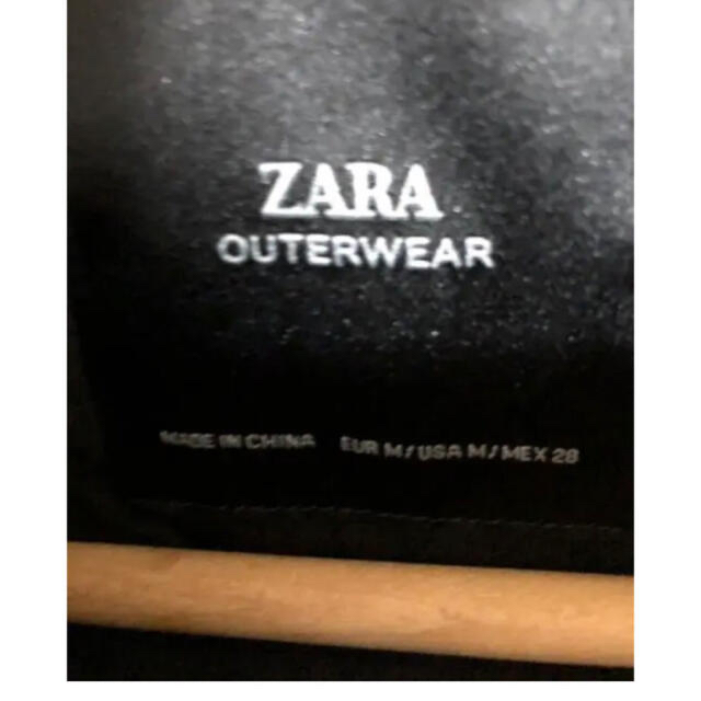 ZARA(ザラ)の冬物 SALEお値下げ！ZARAベロア調　深緑　中綿ジャケット レディースのジャケット/アウター(ダウンジャケット)の商品写真