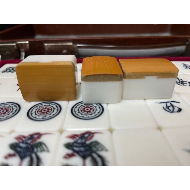 清掃済み】骨董品 麻雀牌 職人さんが手彫り 背丈牌 年代物 清掃済み】骨董品 麻雀牌 職人さんが手彫り 背丈牌 年代物