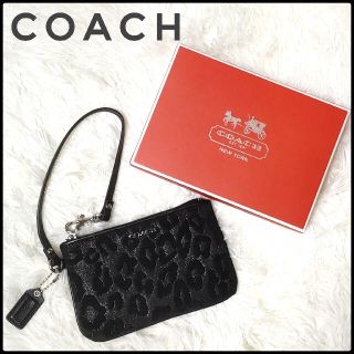 コーチ(COACH)の美品 COACH コーチ ポーチ ストラップ付き ブラック レオパード 送料無料(ポーチ)