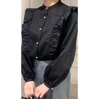 ユナイテッドアローズ(UNITED ARROWS)のカピ様 専用 Cパール モチーフ フリル ブラウス(シャツ/ブラウス(長袖/七分))