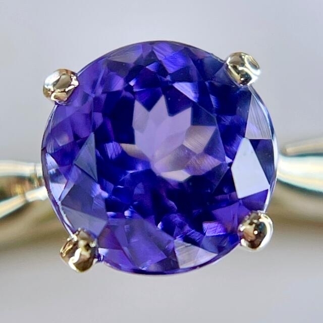 ラウンドカットタンザナイトリング K18 1.00ct 1