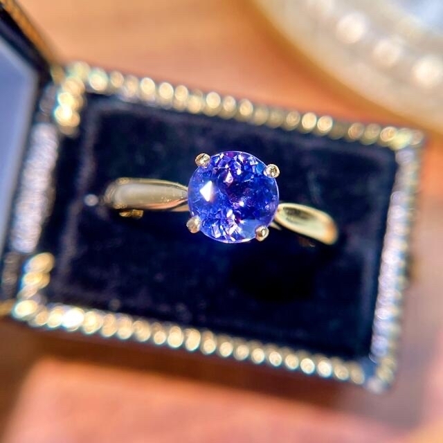 ラウンドカットタンザナイトリング K18 1.00ct 4