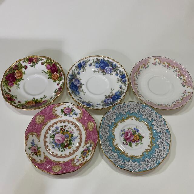 ROYAL ALBERT(ロイヤルアルバート)のロイヤルアルバート　カップ&ソーサー　5客 インテリア/住まい/日用品のキッチン/食器(グラス/カップ)の商品写真