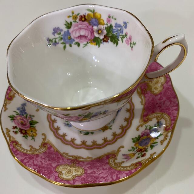 ROYAL ALBERT(ロイヤルアルバート)のロイヤルアルバート　カップ&ソーサー　5客 インテリア/住まい/日用品のキッチン/食器(グラス/カップ)の商品写真