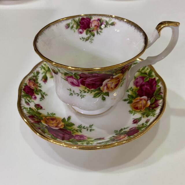 ROYAL ALBERT(ロイヤルアルバート)のロイヤルアルバート　カップ&ソーサー　5客 インテリア/住まい/日用品のキッチン/食器(グラス/カップ)の商品写真