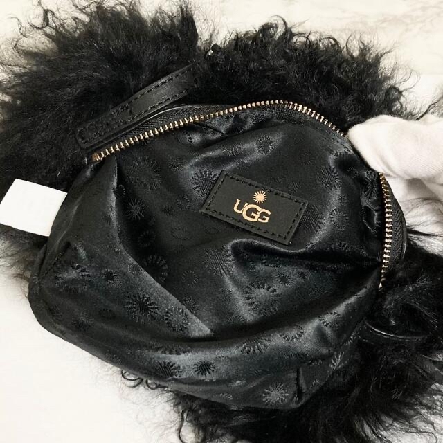 UGG(アグ)の【新品同様 20AW】UGG「モンゴリアン ポンポン クロスボディ」 レディースのバッグ(ショルダーバッグ)の商品写真