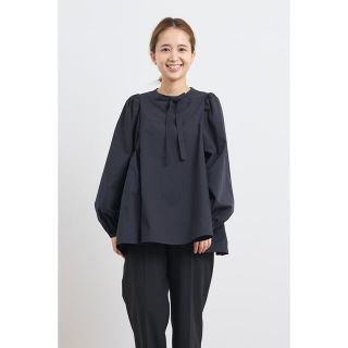 Drawer - yori ヨリ サイドギャザーブラウス【2022AW】黒36の通販|ラクマ