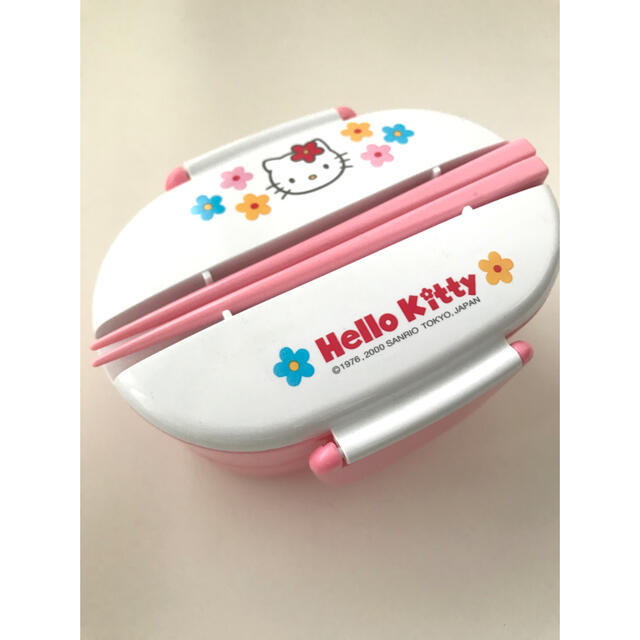 ハローキティ(ハローキティ)の【期間限定出品】Hello Kitty  キティちゃん お弁当箱他3点 エンタメ/ホビーのおもちゃ/ぬいぐるみ(キャラクターグッズ)の商品写真