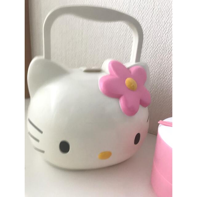 ハローキティ(ハローキティ)の【期間限定出品】Hello Kitty  キティちゃん お弁当箱他3点 エンタメ/ホビーのおもちゃ/ぬいぐるみ(キャラクターグッズ)の商品写真