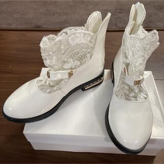 レディース　23cm ゴージャス　白い靴　フォーマル　女の子　シューズ　ホワイト(フォーマルシューズ)