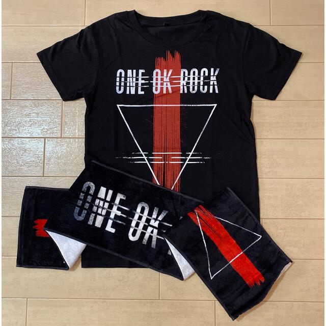 ONE OK ROCK(ワンオクロック)のONE OK  ROCK Tシャツ &  タオル エンタメ/ホビーのタレントグッズ(ミュージシャン)の商品写真