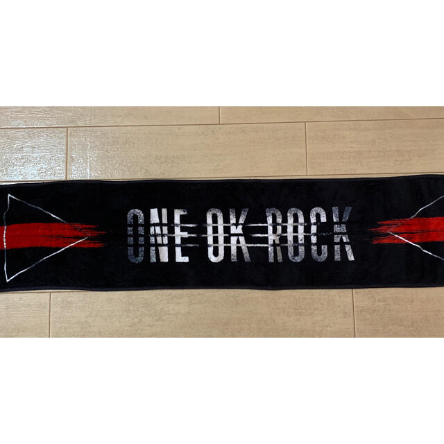 ONE OK ROCK(ワンオクロック)のONE OK  ROCK Tシャツ &  タオル エンタメ/ホビーのタレントグッズ(ミュージシャン)の商品写真