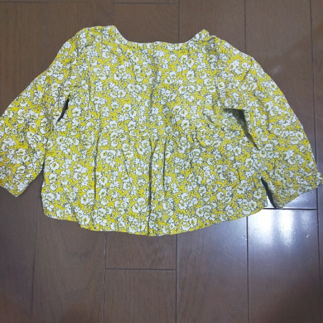 babyGAP(ベビーギャップ)のm様専用　花柄トップス　ベビーギャップ キッズ/ベビー/マタニティのベビー服(~85cm)(シャツ/カットソー)の商品写真