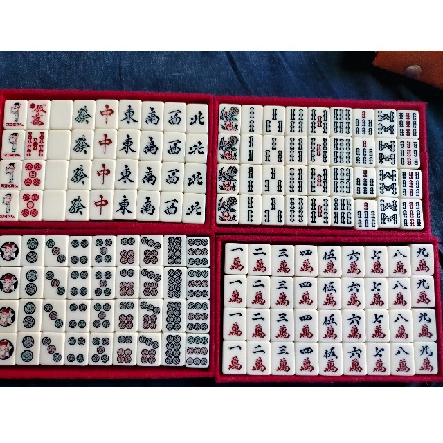 値下げしました!麻雀牌　プロミス日本一決定戦　セット エンタメ/ホビーのテーブルゲーム/ホビー(麻雀)の商品写真