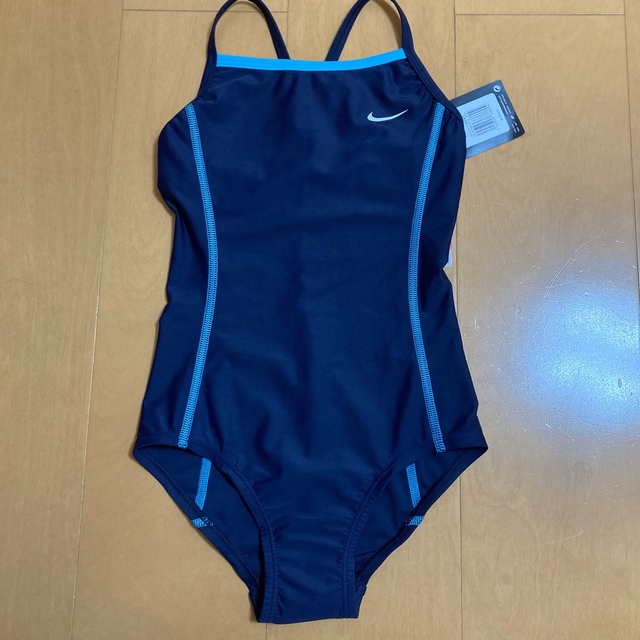 女児　NIKE ナイキ スクール水着　140 150 新品未使用品　紙タグ付き