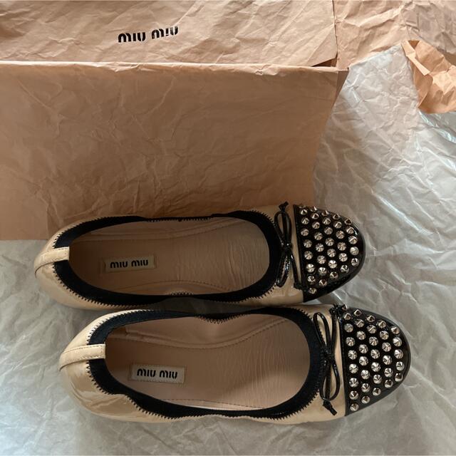 miumiu(ミュウミュウ)のmiumiuパンプス フラットシューズ バレエシューズ レディースの靴/シューズ(バレエシューズ)の商品写真