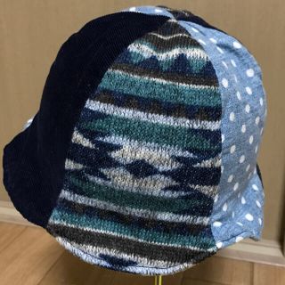 【ハンドメイド】リバーシブル ベビー 帽子 50 チューリップハット(帽子)