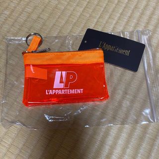 アパルトモンドゥーズィエムクラス(L'Appartement DEUXIEME CLASSE)のL'Appartement 15周年記念　オレンジ　コインポーチ　(ポーチ)