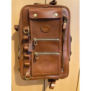 美品 HERZ 2wayスクエアリュック Rー66 チョコ 美品 HERZ 2wayスクエアリュック Rー66 チョコ