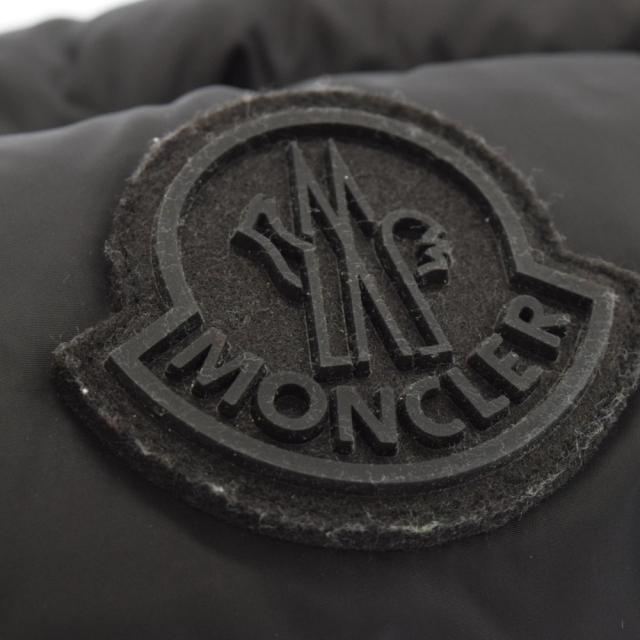 MONCLER(モンクレール)のMONCLER モンクレール LEGERE BELT BAG クロスボディバッグ ブラック メンズのバッグ(ウエストポーチ)の商品写真