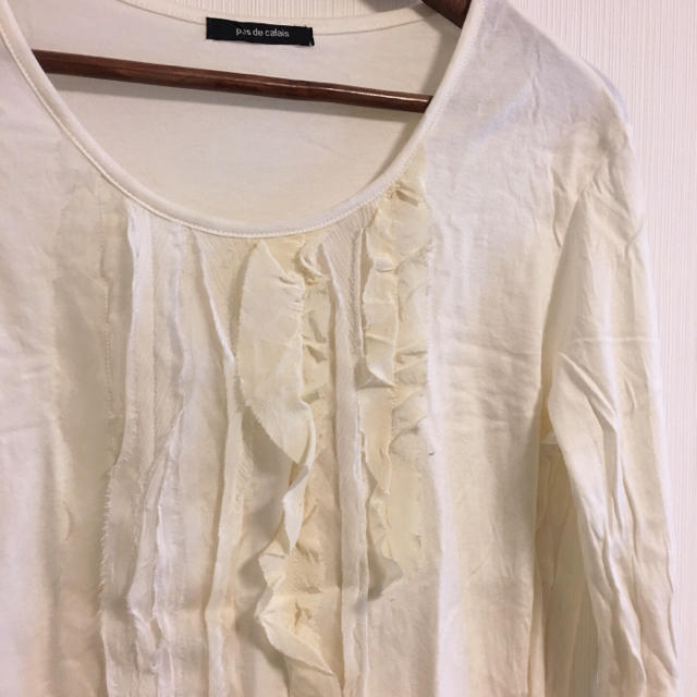 pas de calais(パドカレ)のパドカレ♡白フリルインナーTシャツ レディースのトップス(Tシャツ(長袖/七分))の商品写真