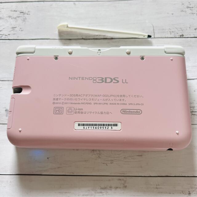 任天堂(ニンテンドウ)のNintendo 3DS  LL 本体ピンク/ホワイト エンタメ/ホビーのゲームソフト/ゲーム機本体(携帯用ゲーム機本体)の商品写真