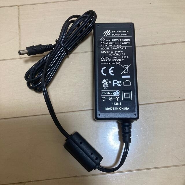 電源アダプター 　DC19V 3.42A  スマホ/家電/カメラの生活家電(変圧器/アダプター)の商品写真