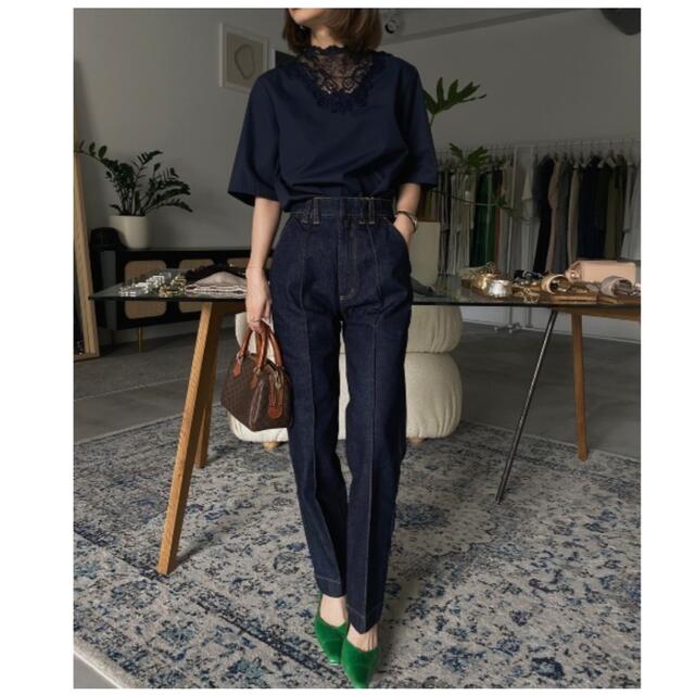 Ameri VINTAGE(アメリヴィンテージ)のAMERI  CENTER PRESS STRAIGHT DENIM レディースのパンツ(デニム/ジーンズ)の商品写真