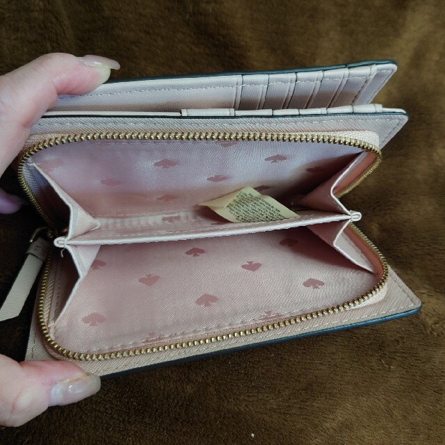 kate spade new york(ケイトスペードニューヨーク)のケイト・スペード　二つ折り財布 レディースのファッション小物(財布)の商品写真